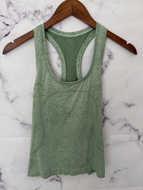LULULEMON Sleeveless Racerback Tank Top - Sage Green Size 6
